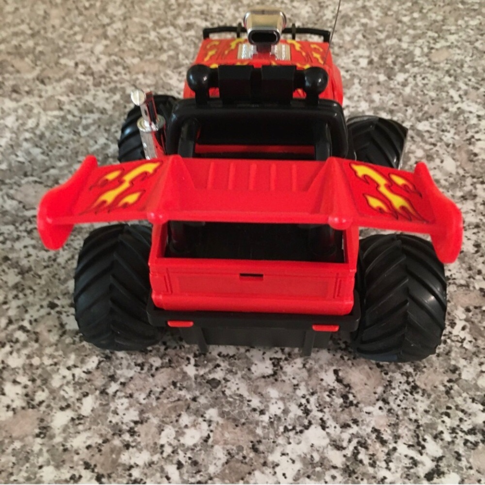 RadioShack RC truck off road WildFire radio control red plastic racer 60 4178 - Picture 8 of 13